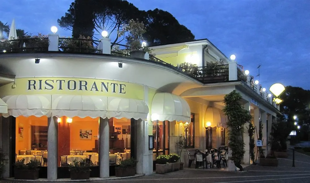 ***  Hotel Aquavite ガルドーネ・リヴィエラ イタリア